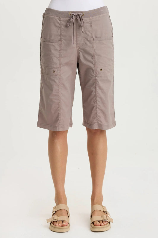 Preto Bermuda Short in Poppy Seed | XCVI