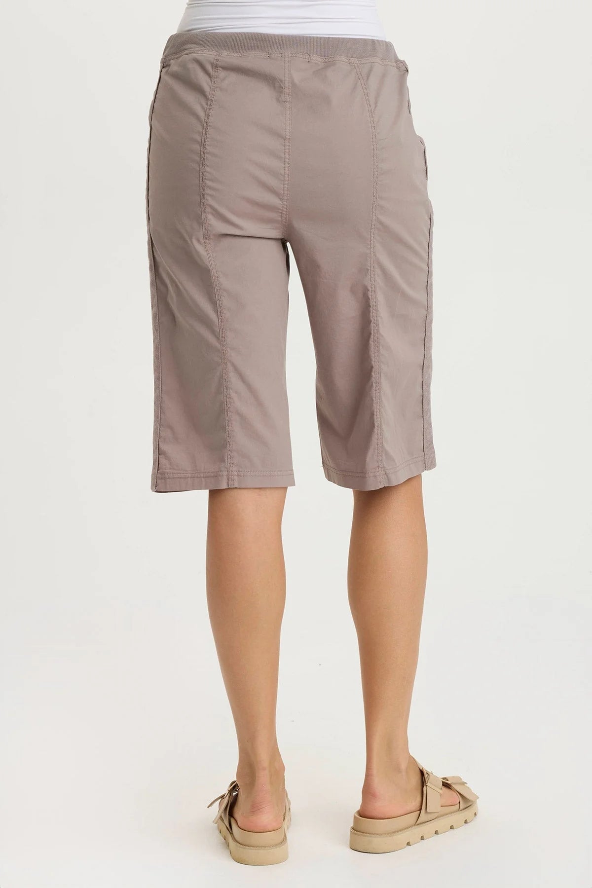 Preto Bermuda Short in Poppy Seed | XCVI