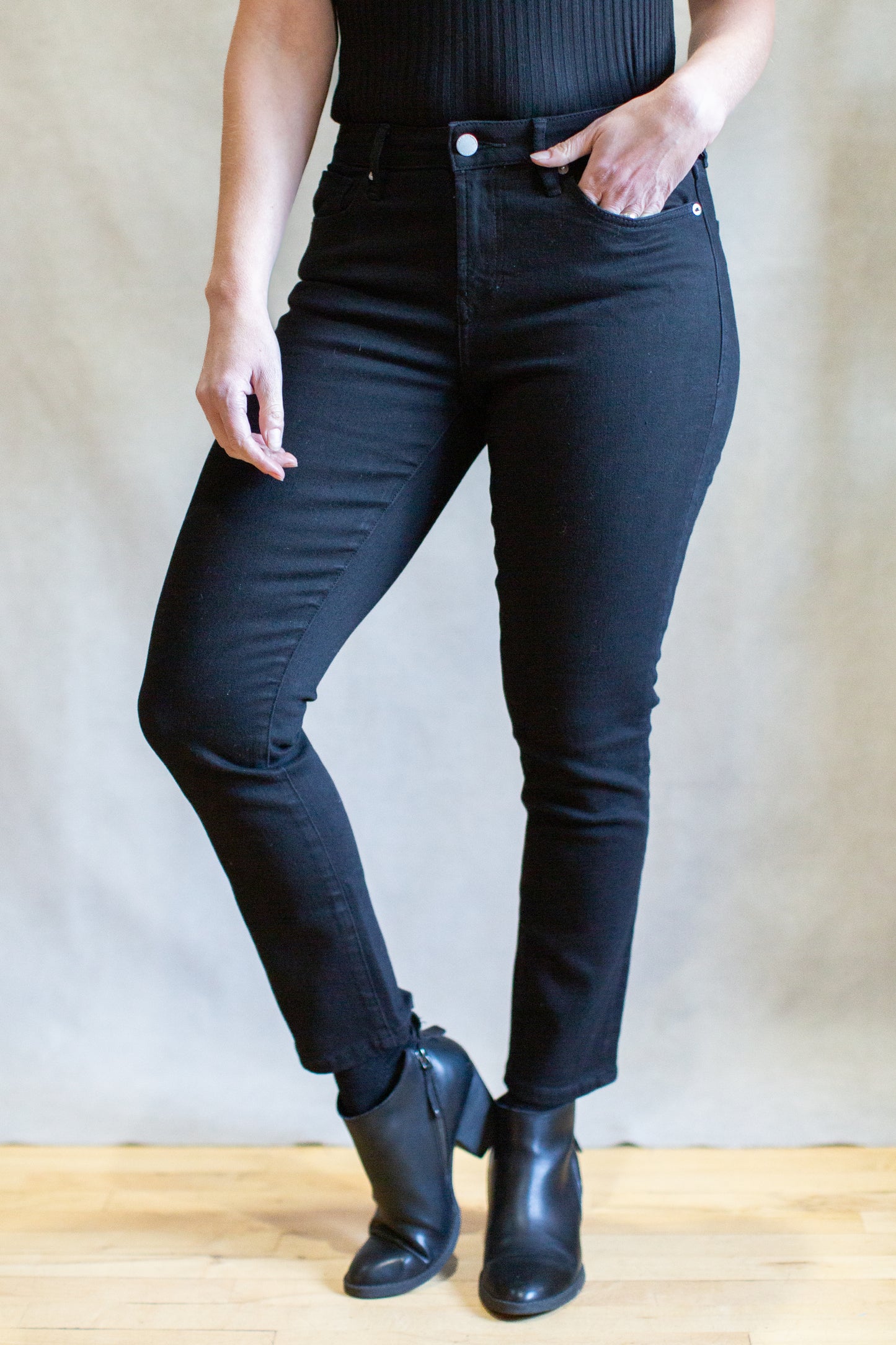 Blaire High Rise Jean in Black | Dear John