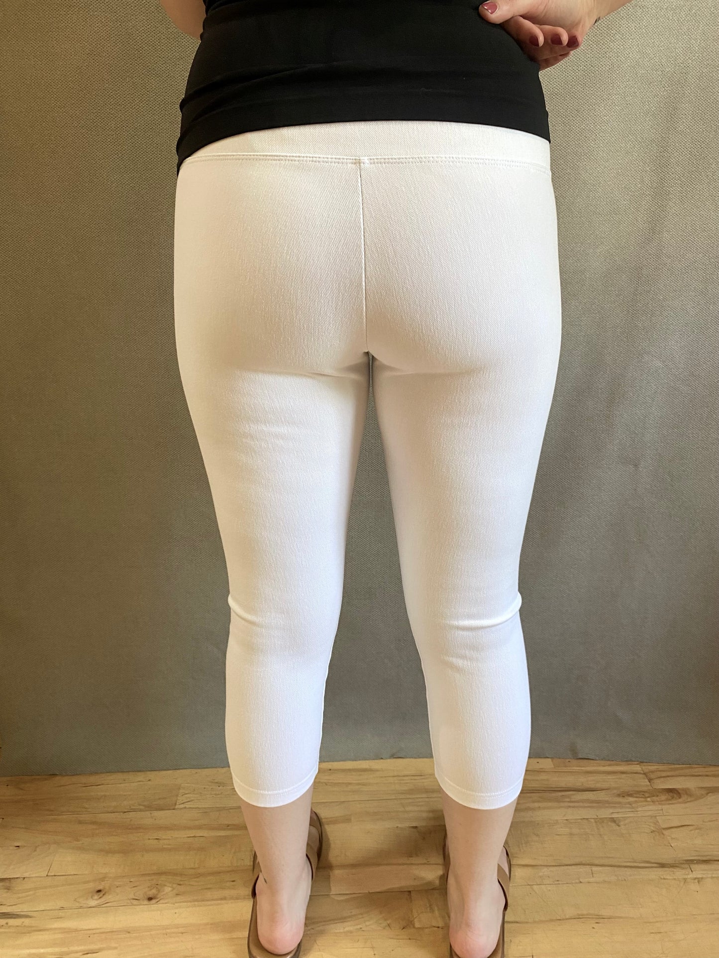 Denim Capri Legging in White | Lysse