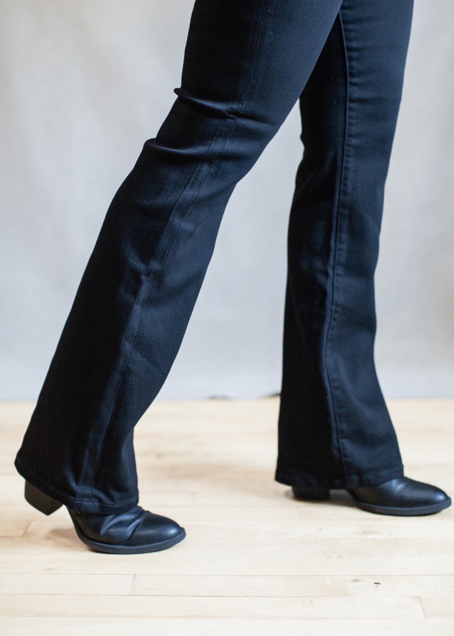 Lucy High Rise Bootcut in Black Rinse | Liverpool