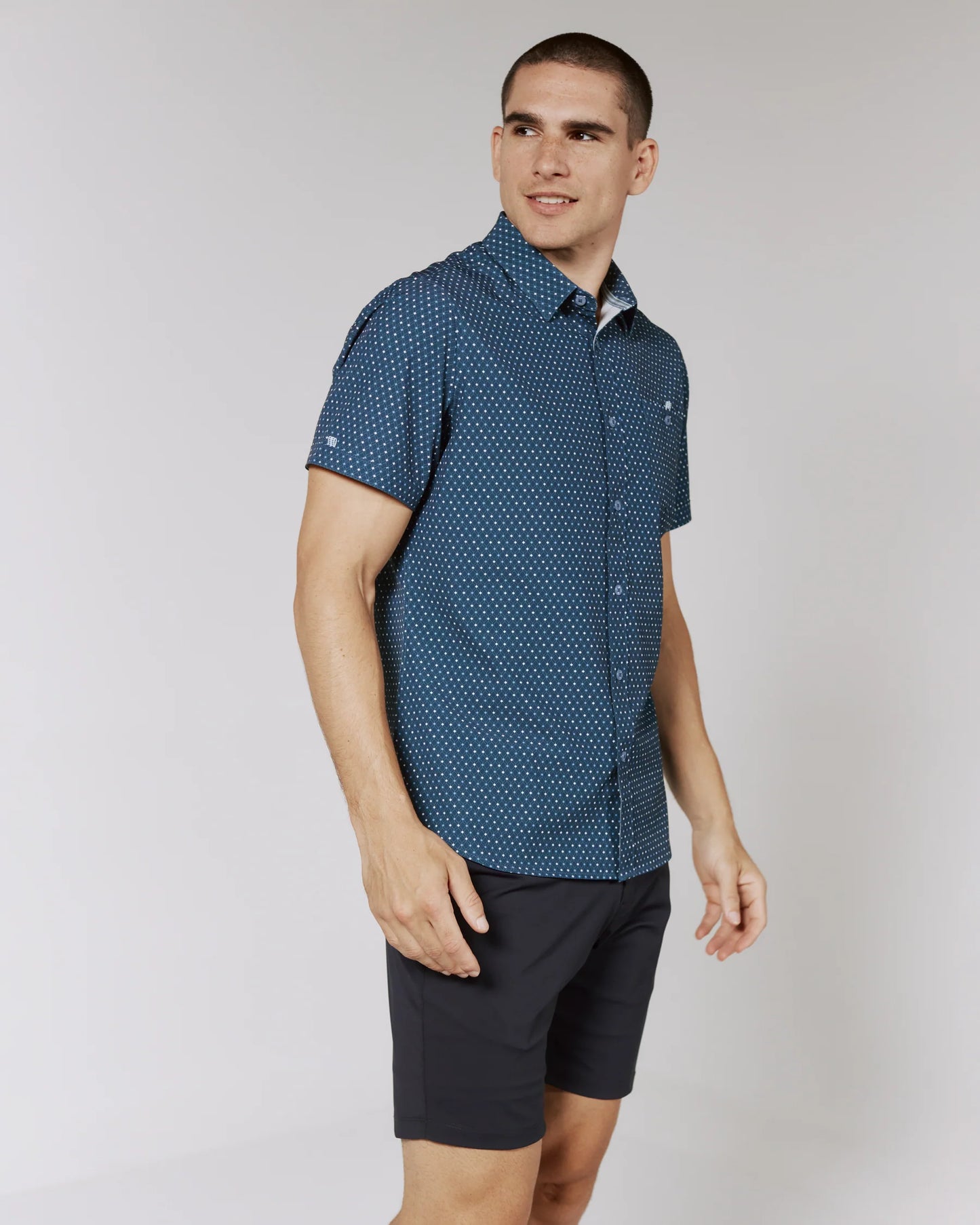Montague Shirt in Navy | 7Diamonds