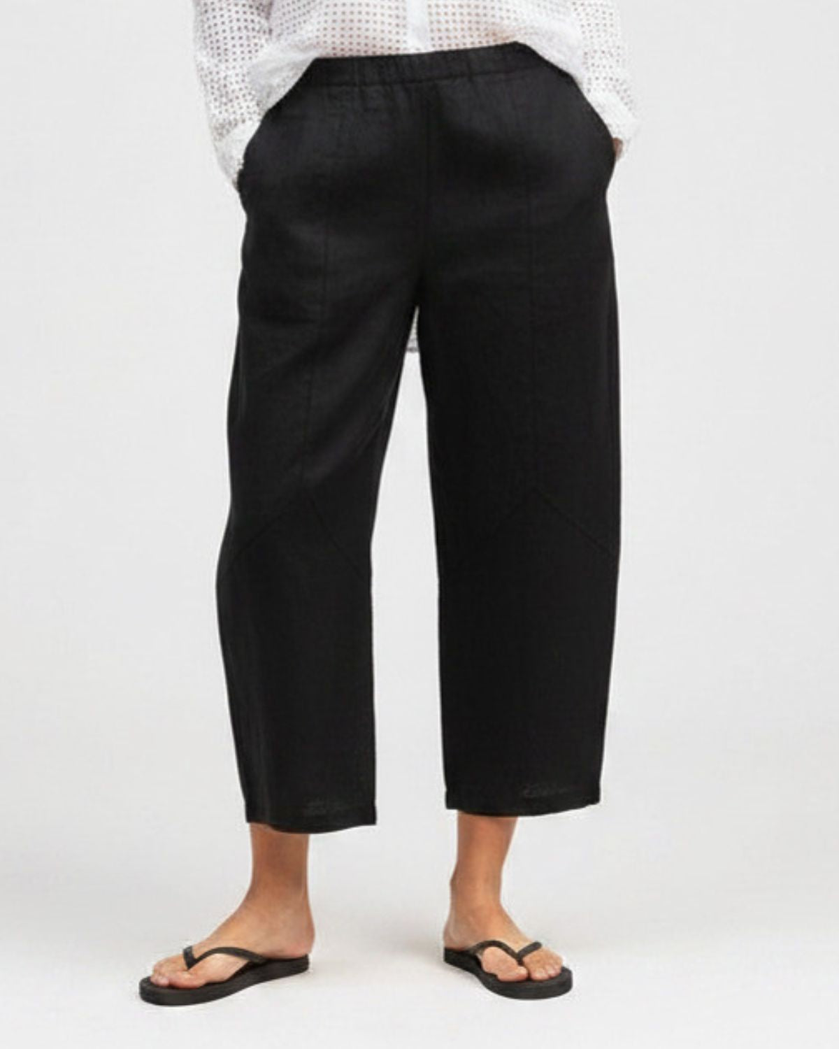 Parachute Barrel Crop in Black | Cut•Loose