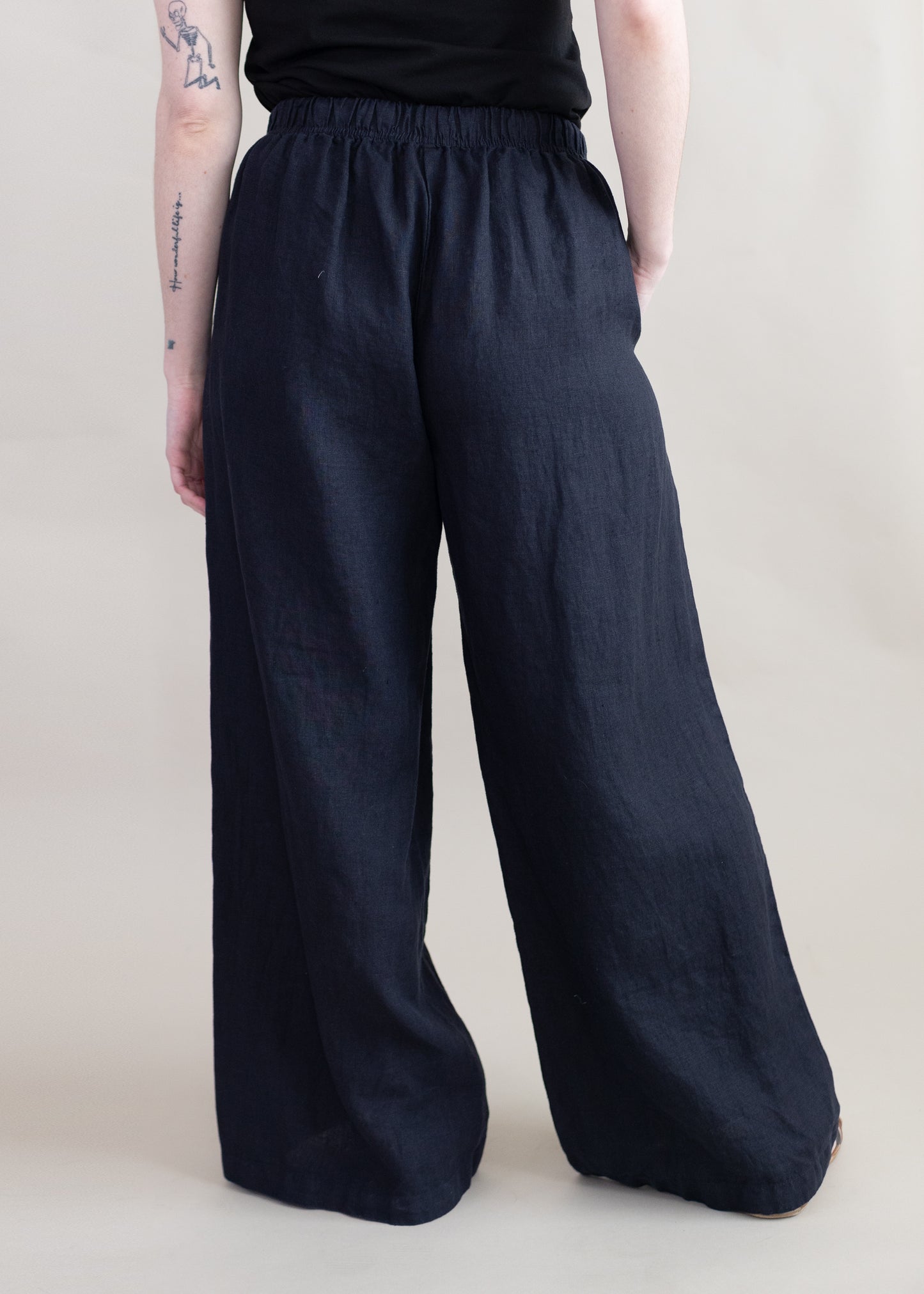 Solid Linen Wide Leg Pant in Lights Out | Cut•Loose