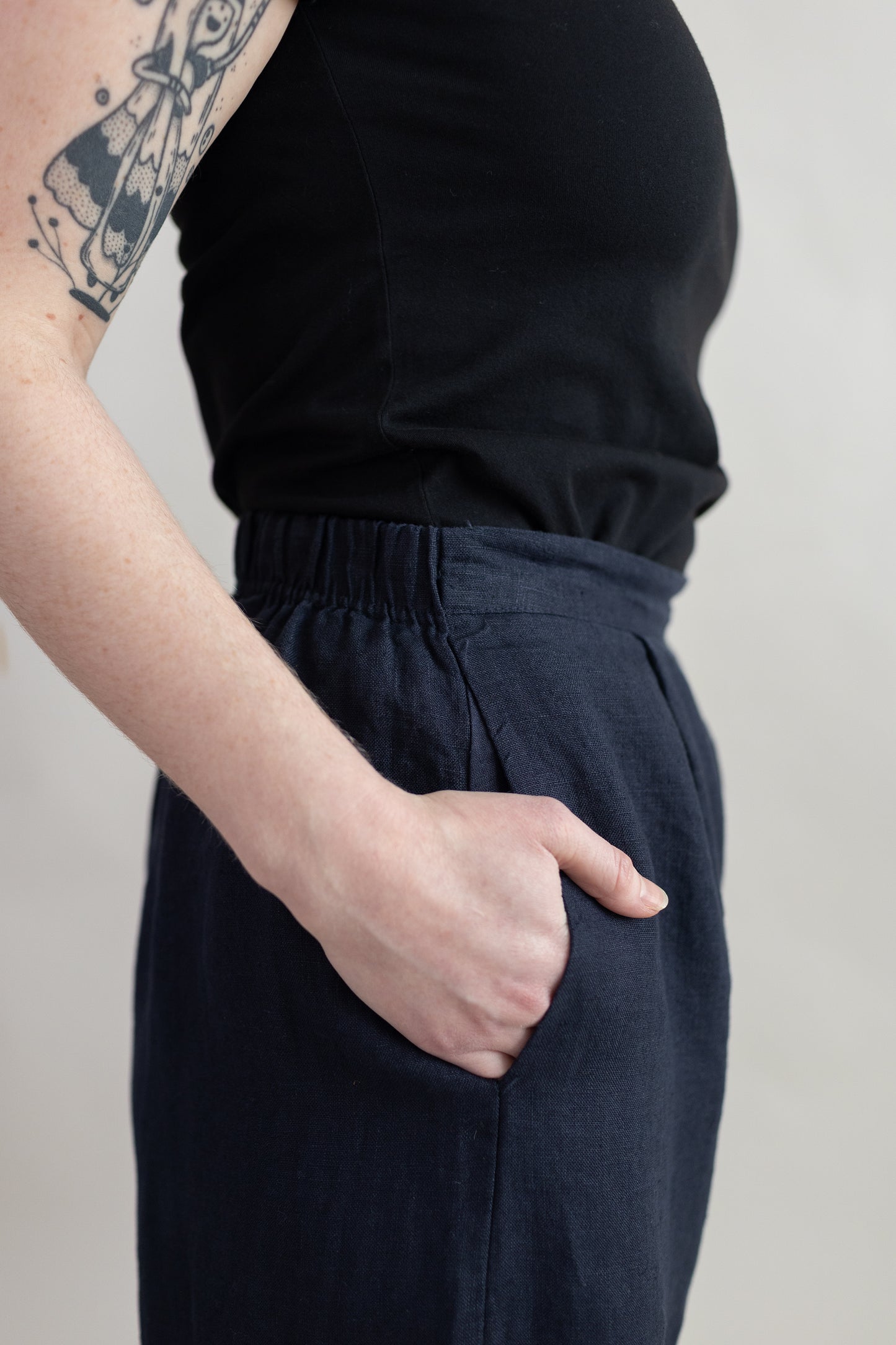 Solid Linen Wide Leg Pant in Lights Out | Cut•Loose