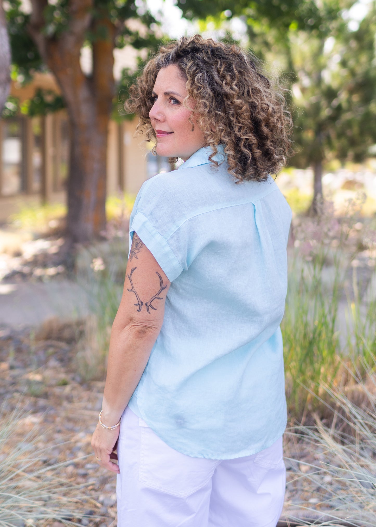 Linen Short Sleeve Pocket Shirt in Fountain | Cut•Loose