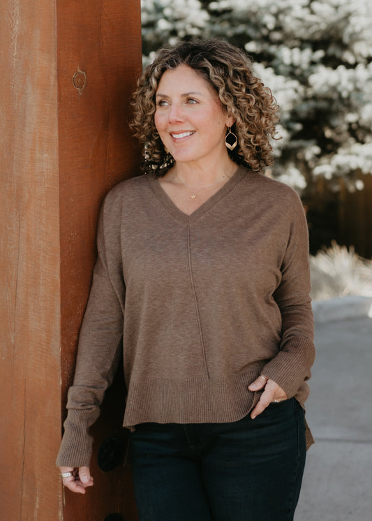 Wagner V-Neck Sweater in Khaki