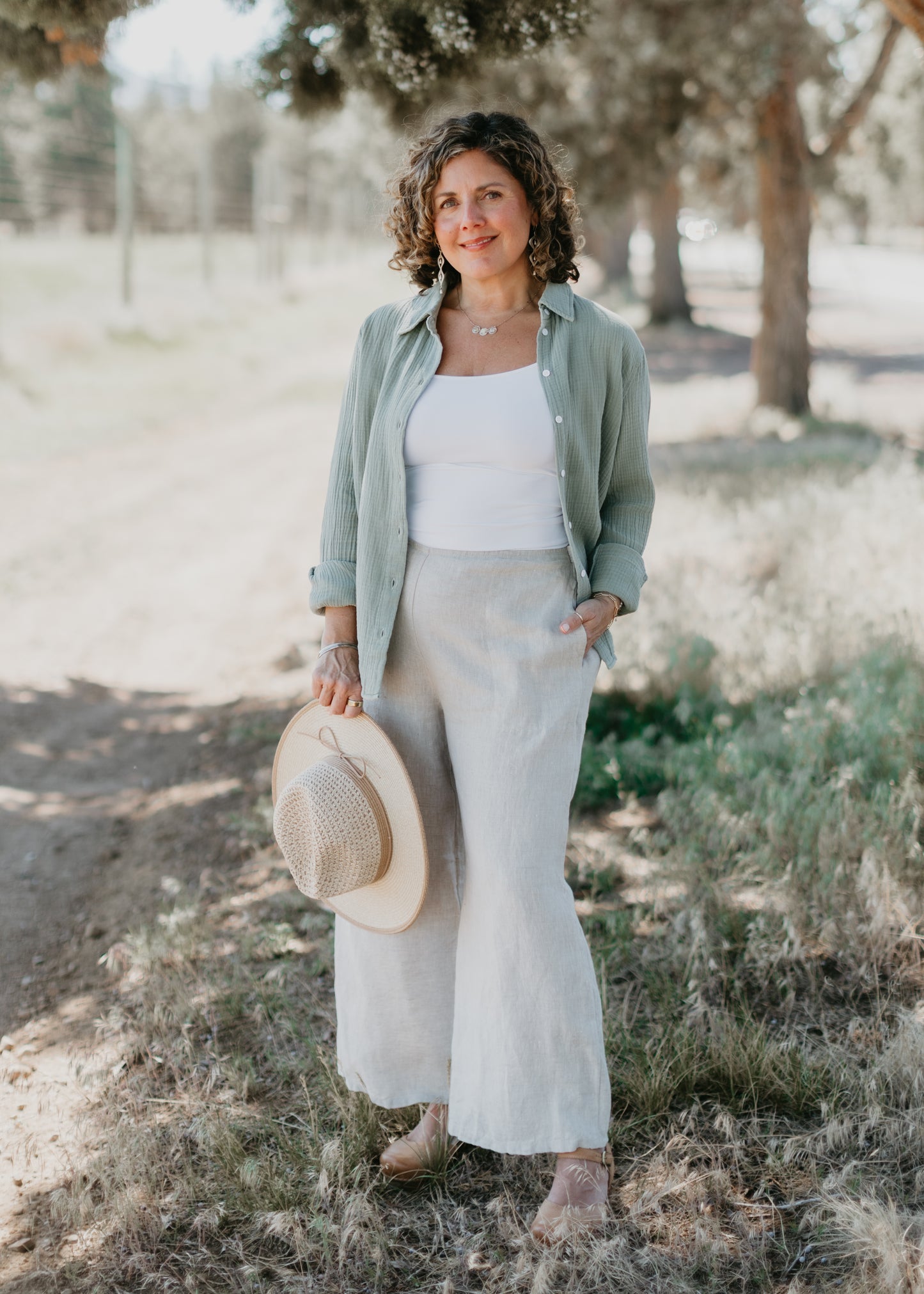 Linen Flat Front Crop Pants in Oatmeal | Fenini