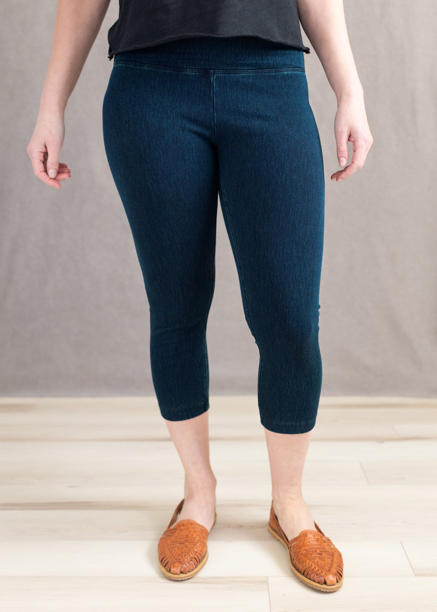 Denim Capri Legging in Indigo | Lysse