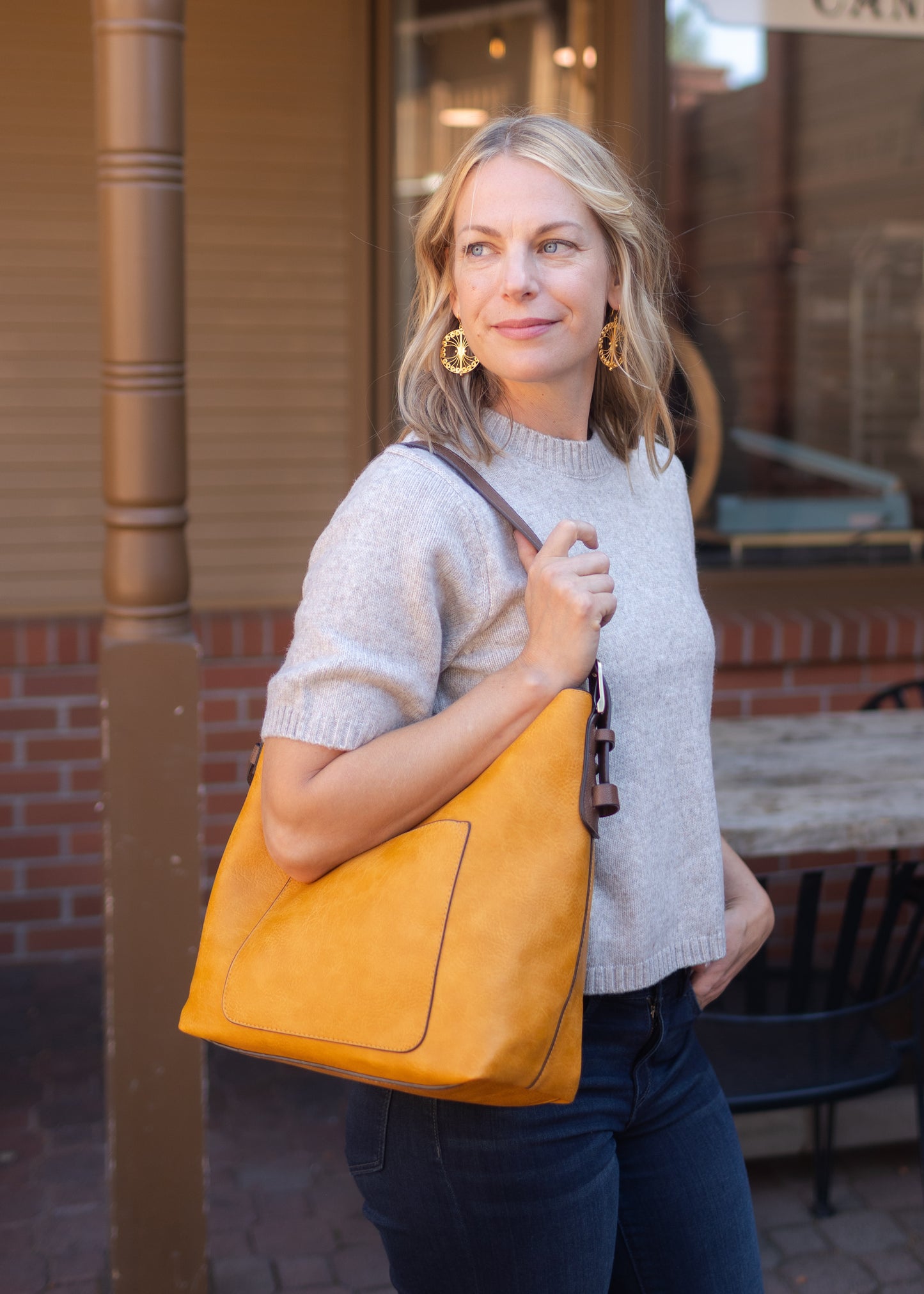 Hobo Handle Handbag in Honey
