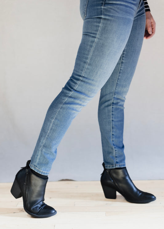 Abby Ankle Skinny in Redwood Grove | Liverpool