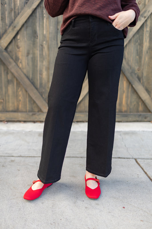Stride High Rise Crop in Black Rinse | Liverpool