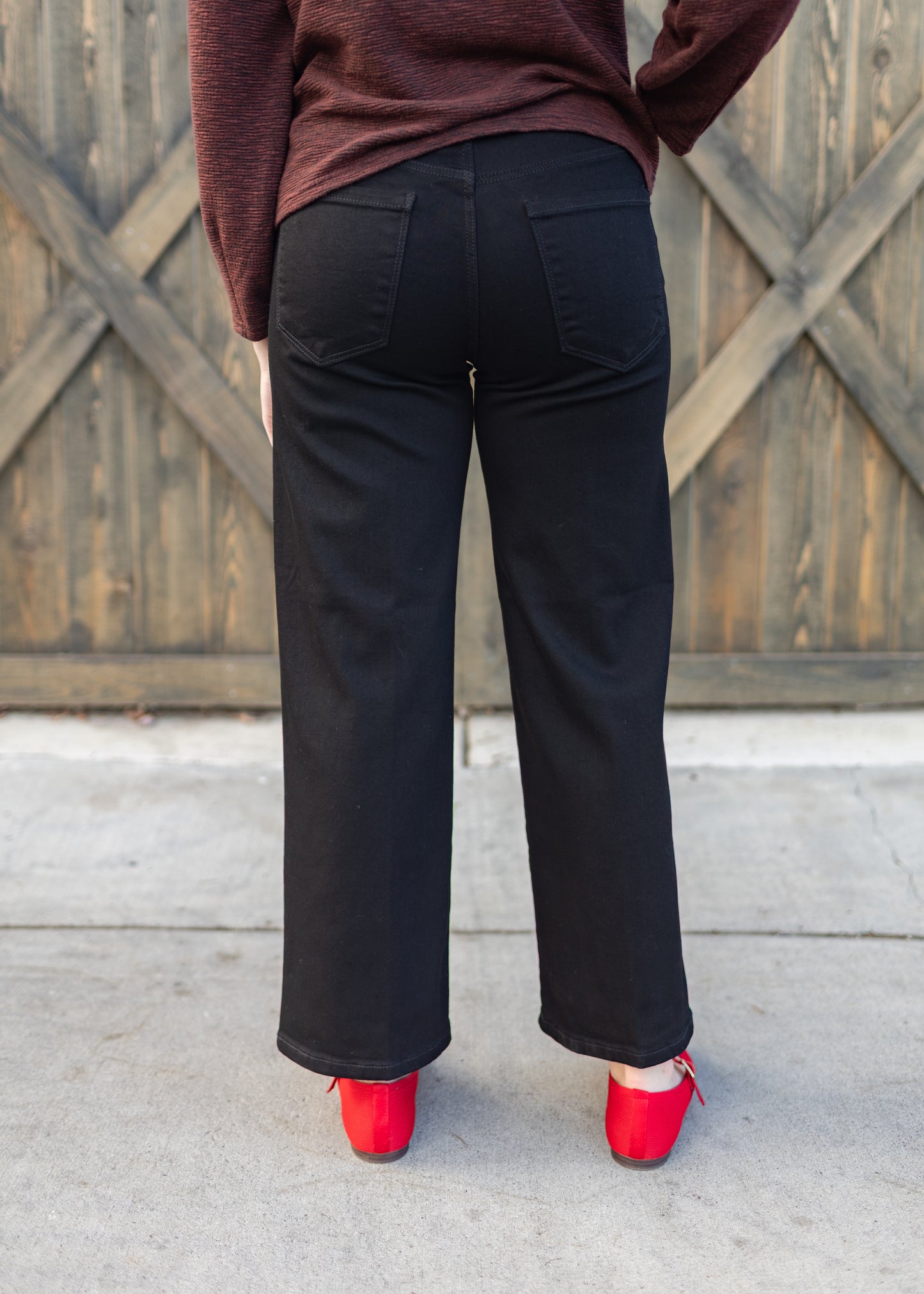 Stride High Rise Crop in Black Rinse | Liverpool