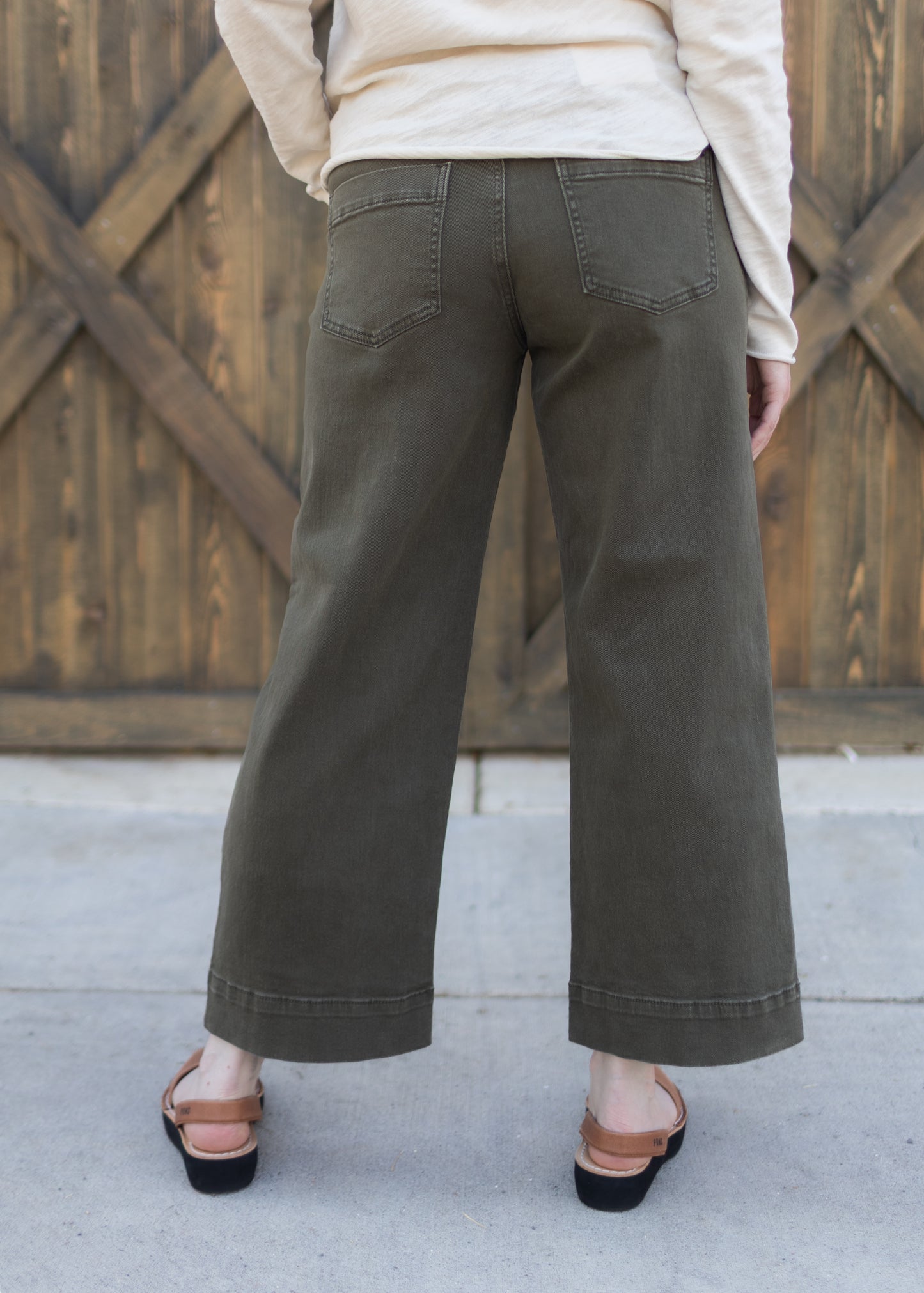 League Crop Pant in Olive | Sanctuary