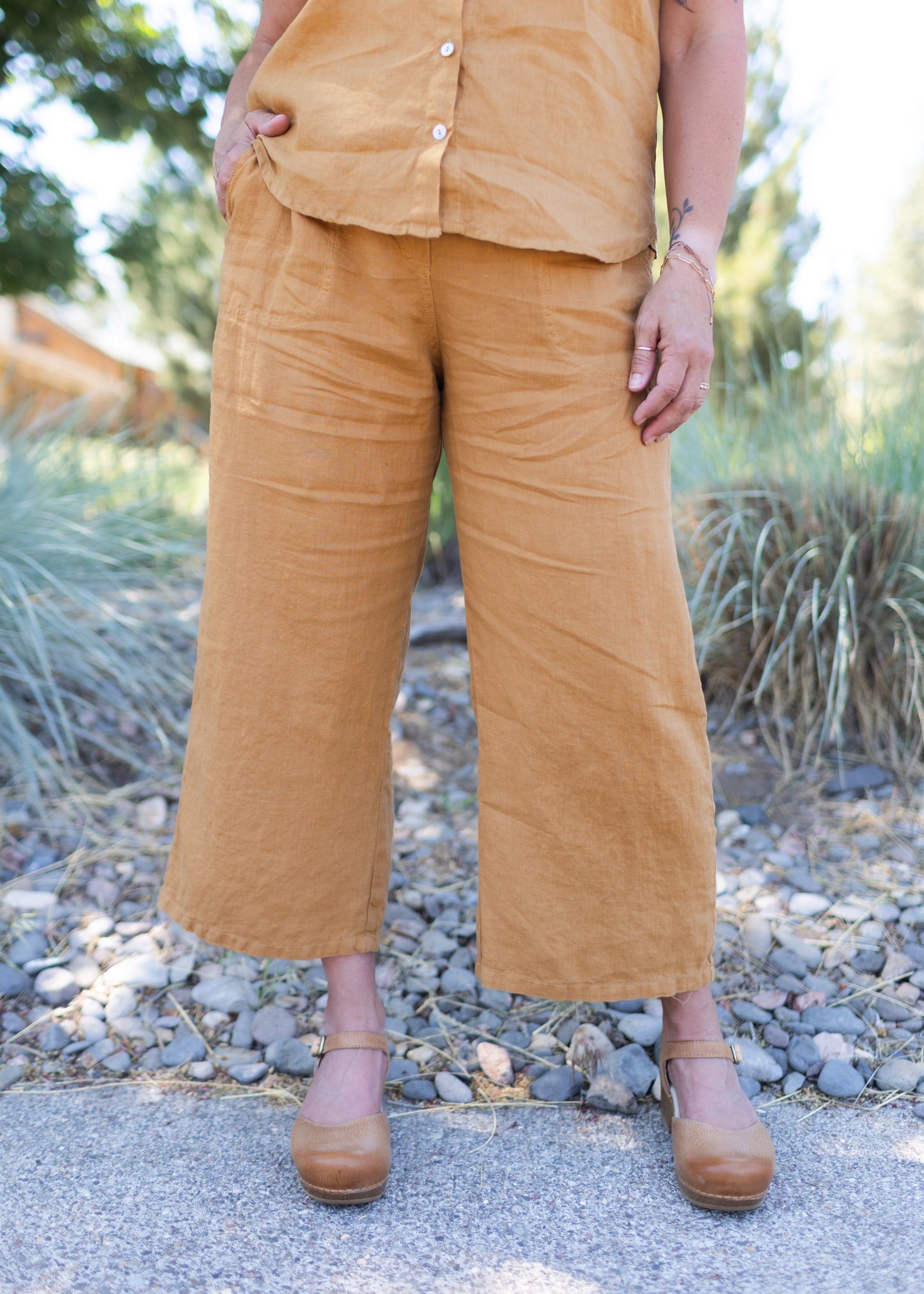 Hanky Linen Easy Crop in Manuka | Cut•Loose