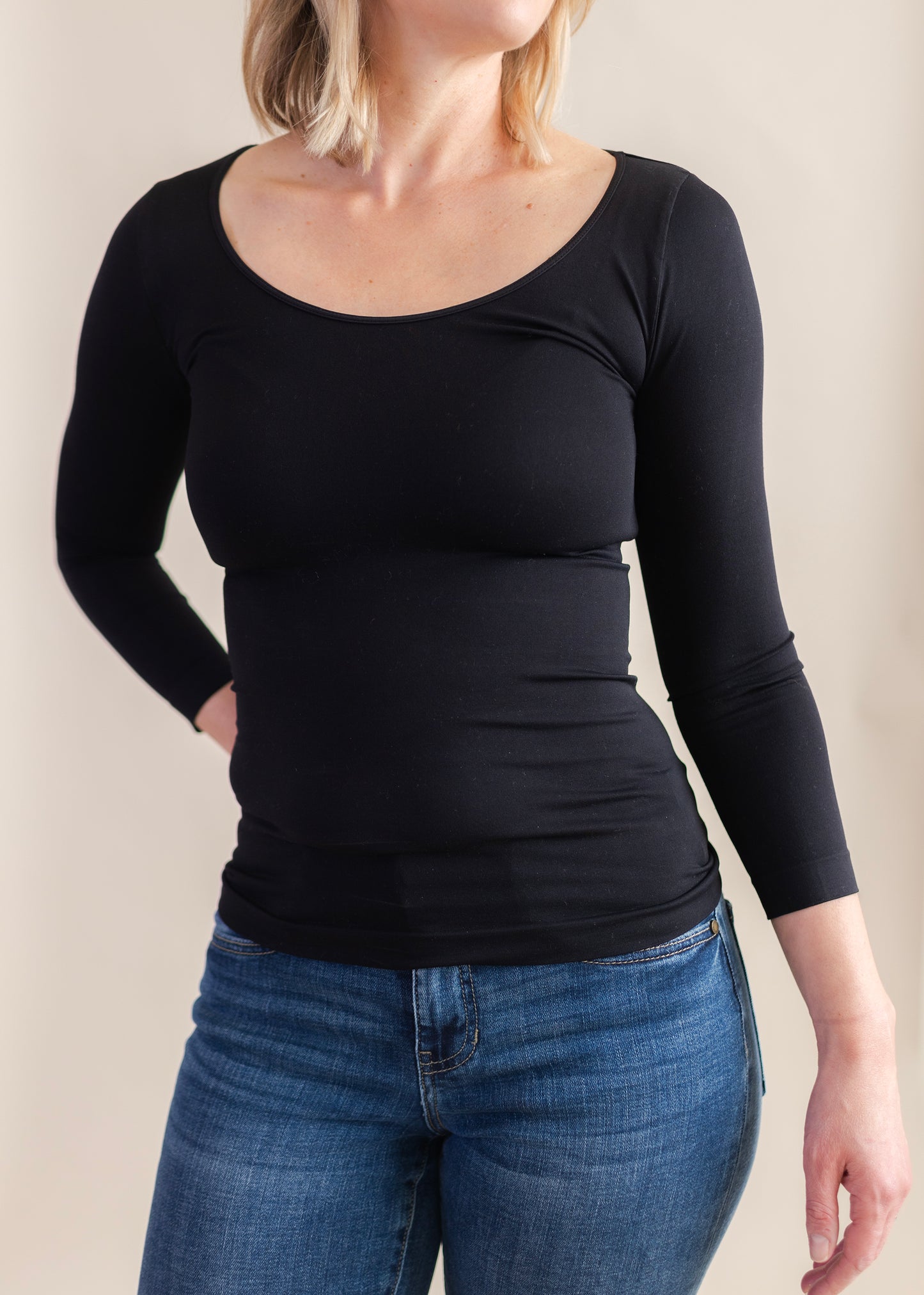 3/4 Sleeve Scoop Neck Top in Black | NikiBiki