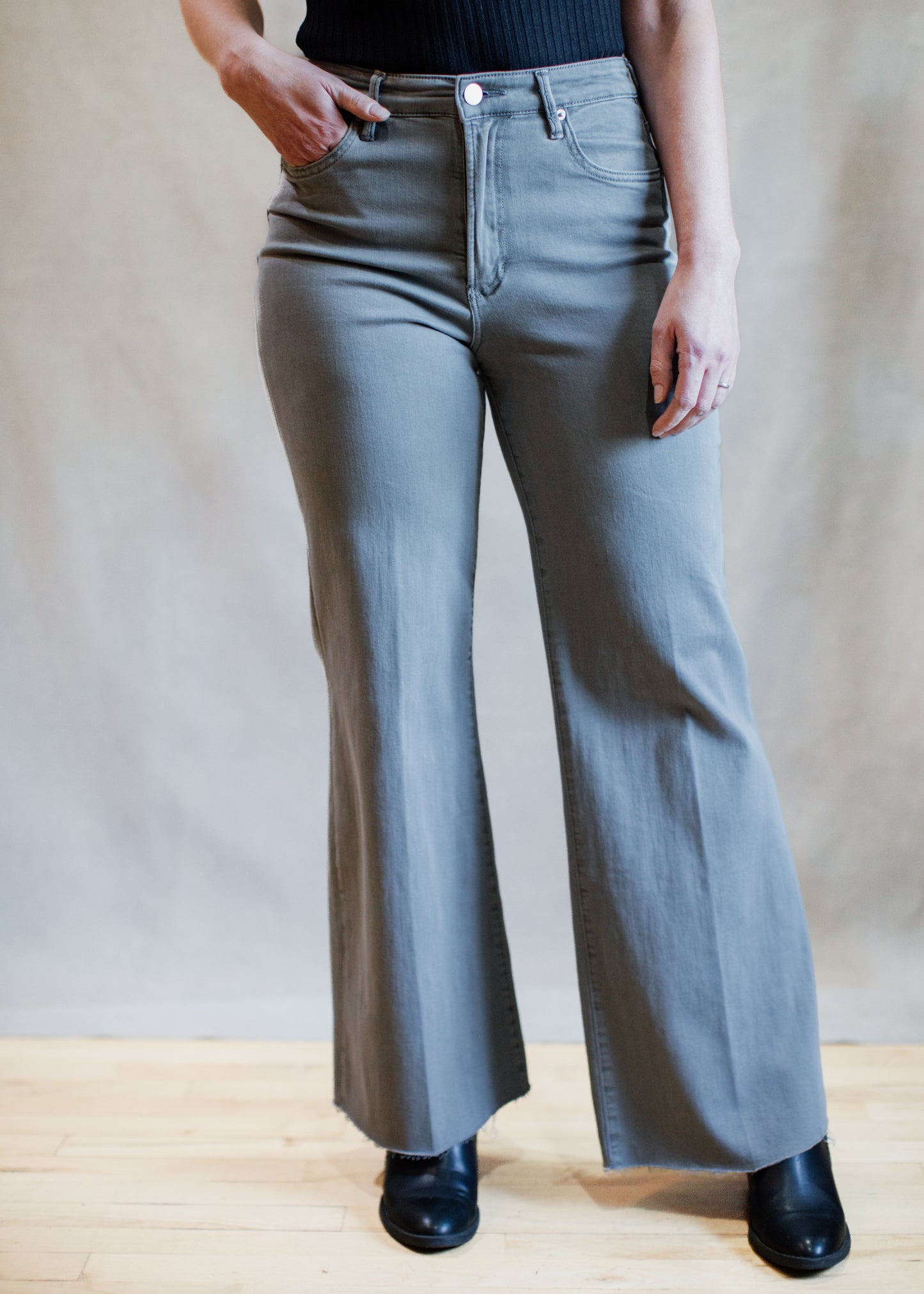 Fiona Super High Rise Jean in Graphite | Dear John