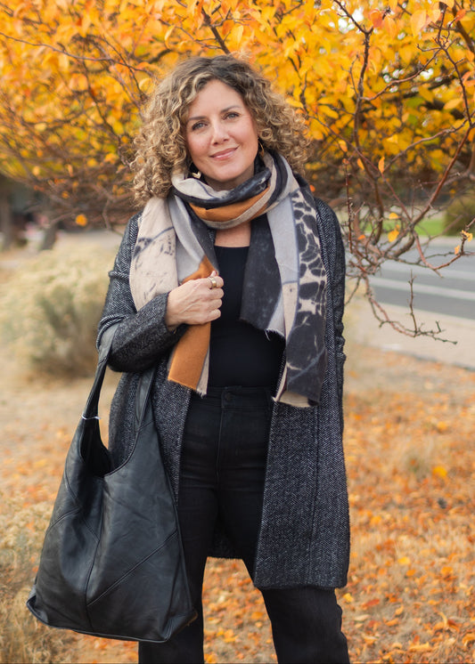 Waves of Comfort Scarf in Black