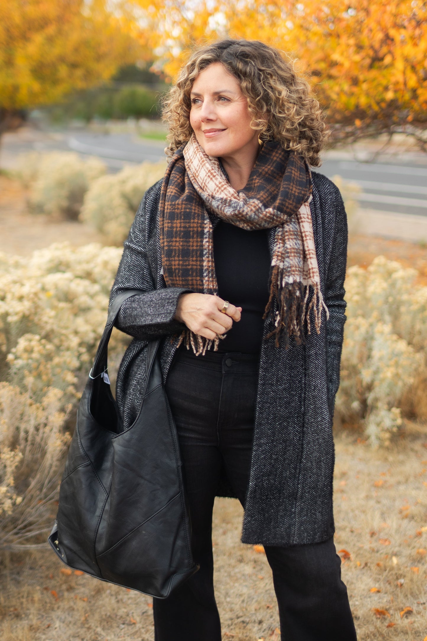 Neve Hobo Bag in Black