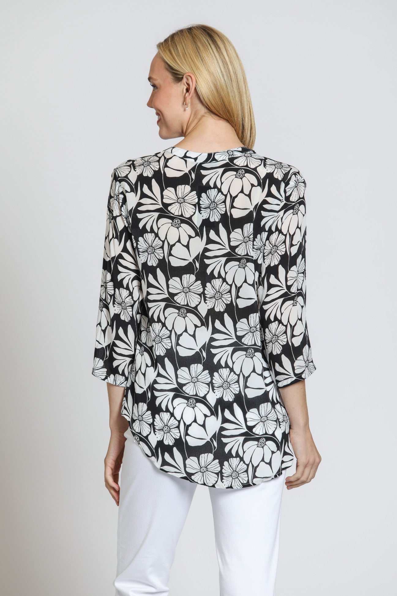 Black & White Floral Mandarin Collar Blouse | APNY