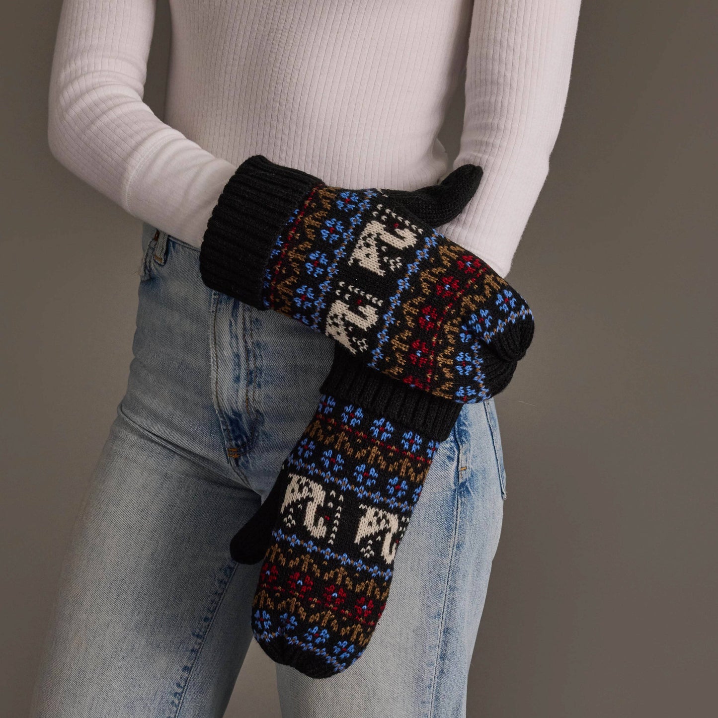 Black Swan Pattern Mittens