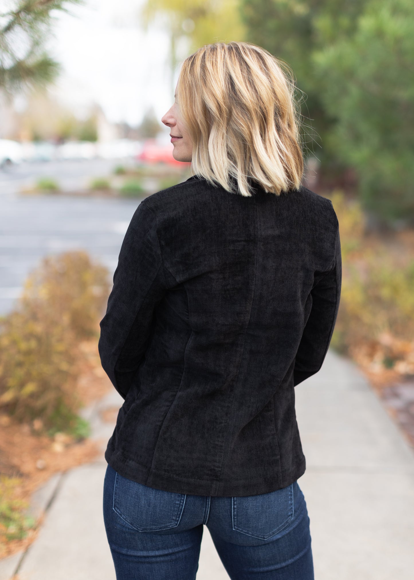 Fitted Blazer in Black Velvet