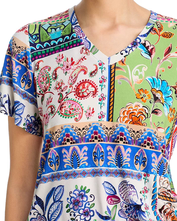 Janie V-Neck Tee in Armeria Print | Johnny Was