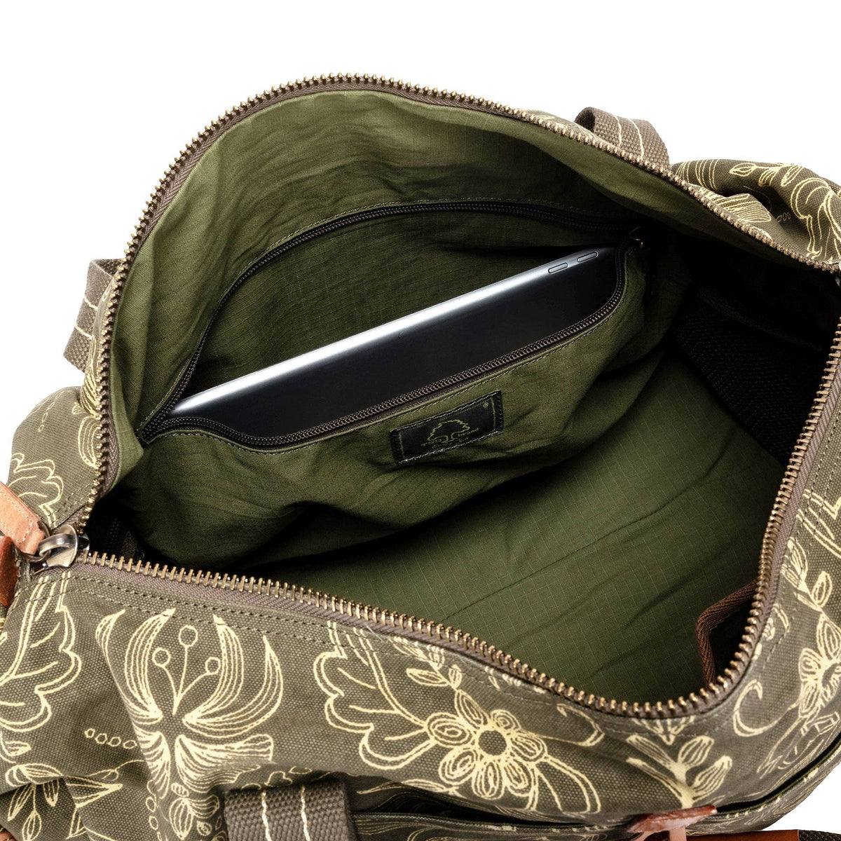 Valley and Sky Travel Bag in Olive & Cream