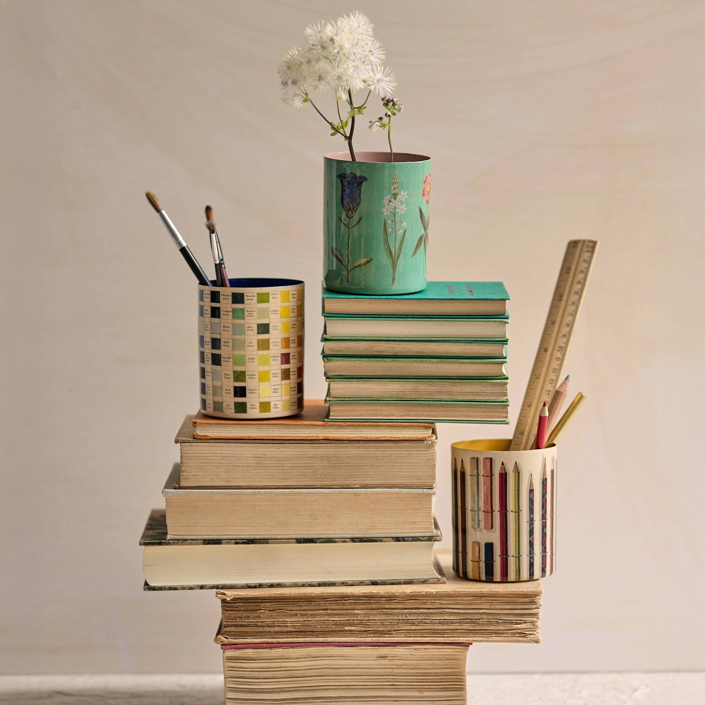 Enamel Everything Pot: Vintage Pencils & Chalks