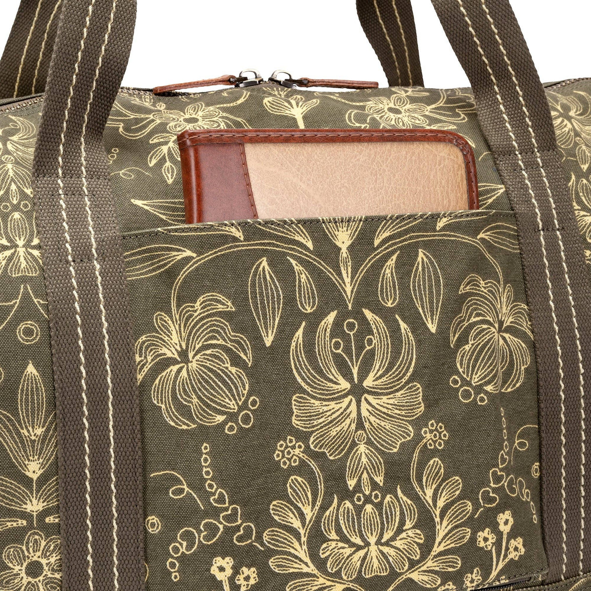Valley and Sky Travel Bag in Olive & Cream
