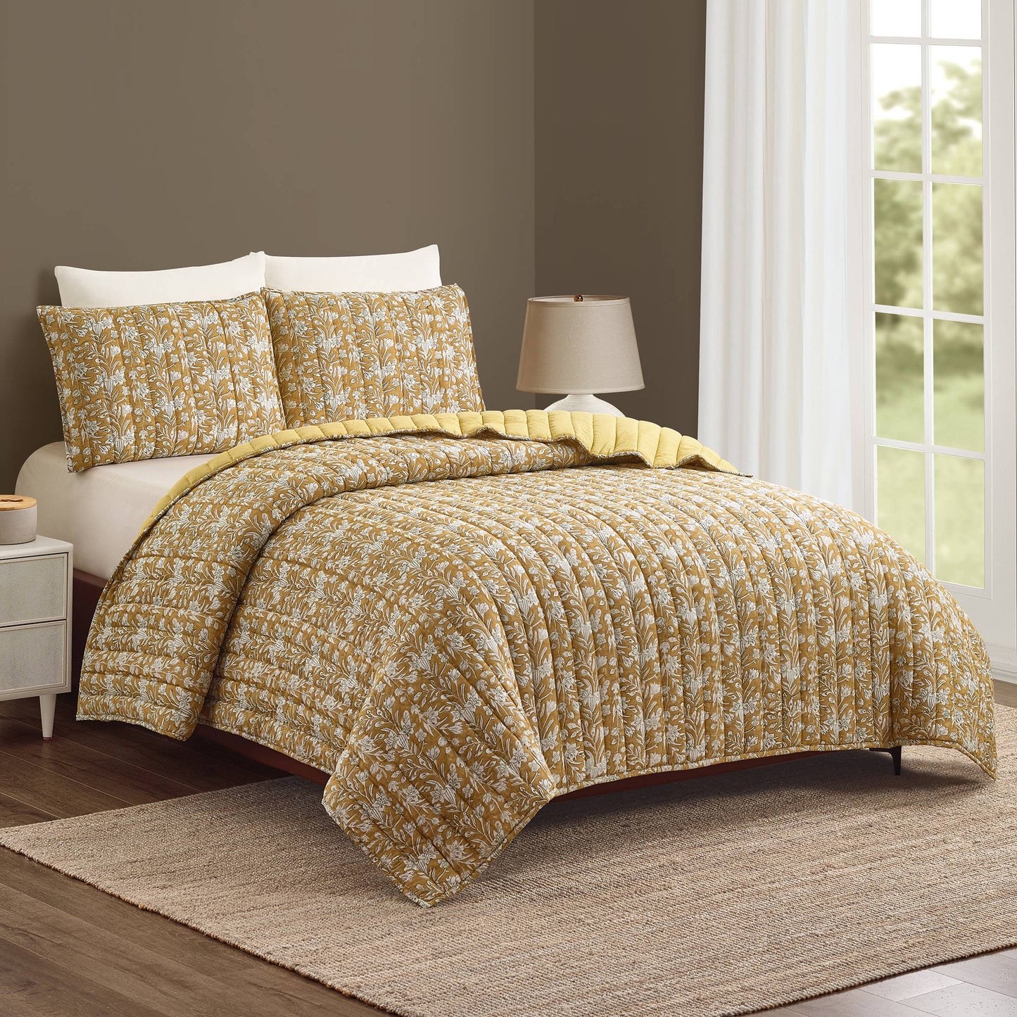 Block Print Sketched Floral 3-Piece Quilt Set