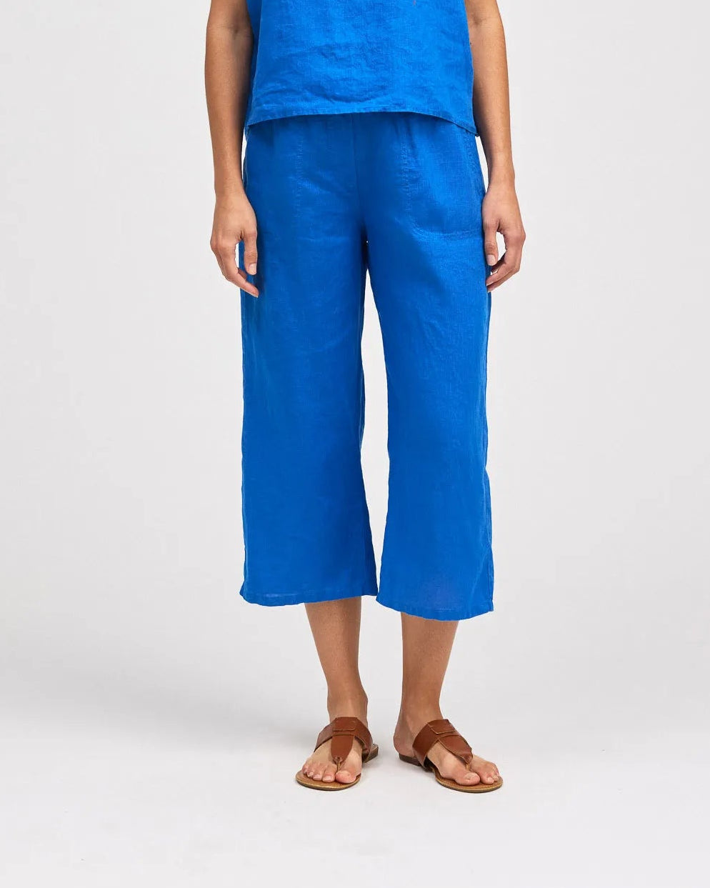 Hanky Linen Easy Crop in Vivid Blue | Cut•Loose