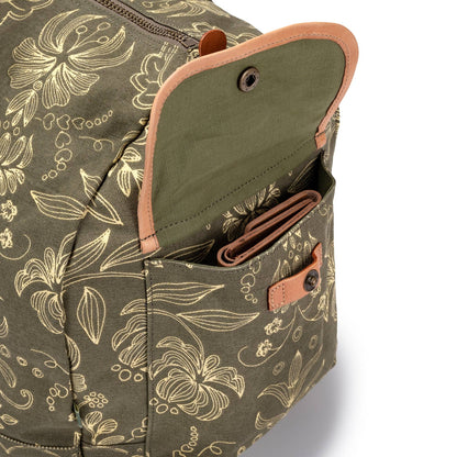 Valley and Sky Travel Bag in Olive & Cream