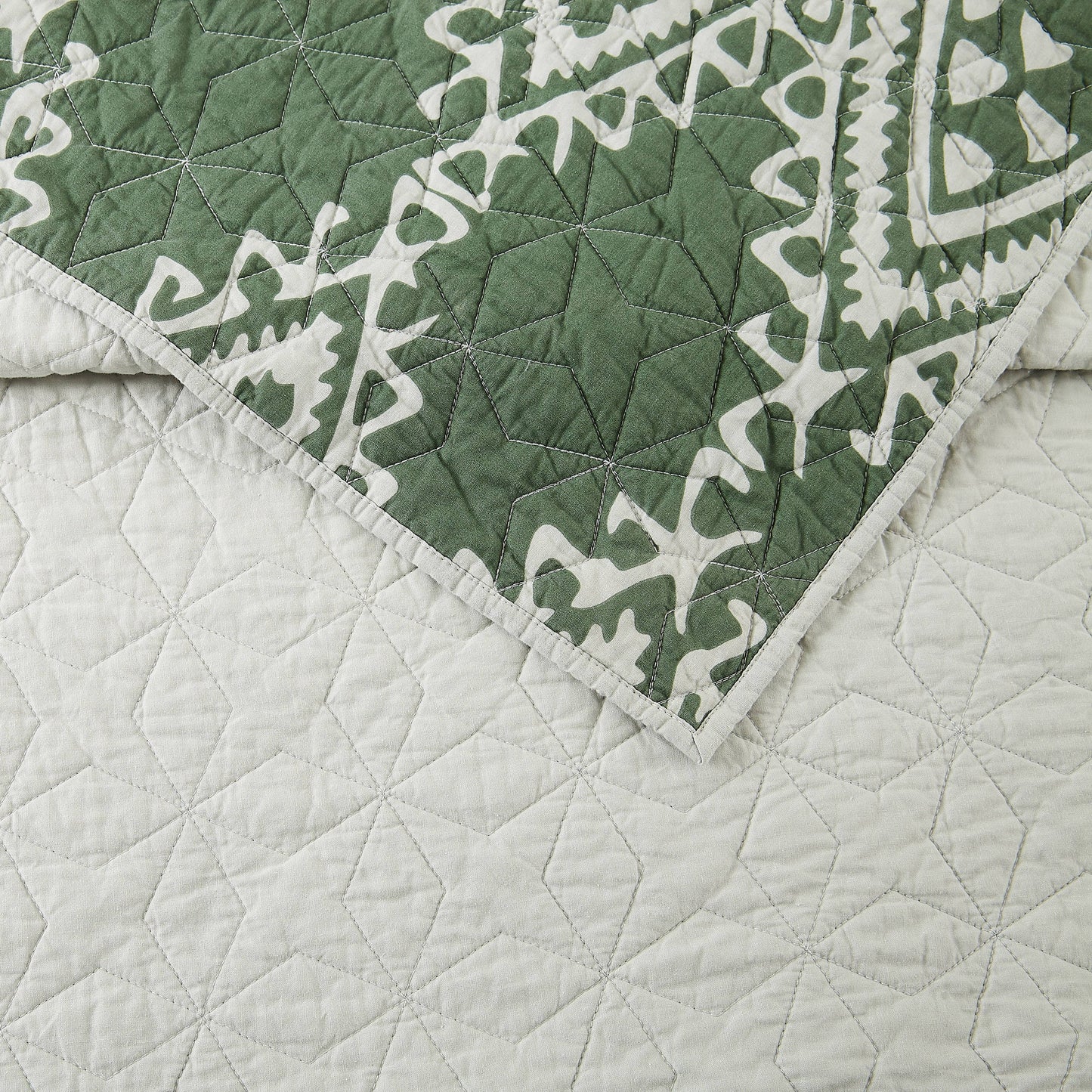 Aisha 3-Piece Quilt Set
