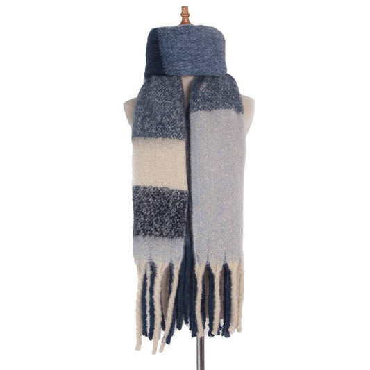 Soft Chunky Plaid Scarf in Blue
