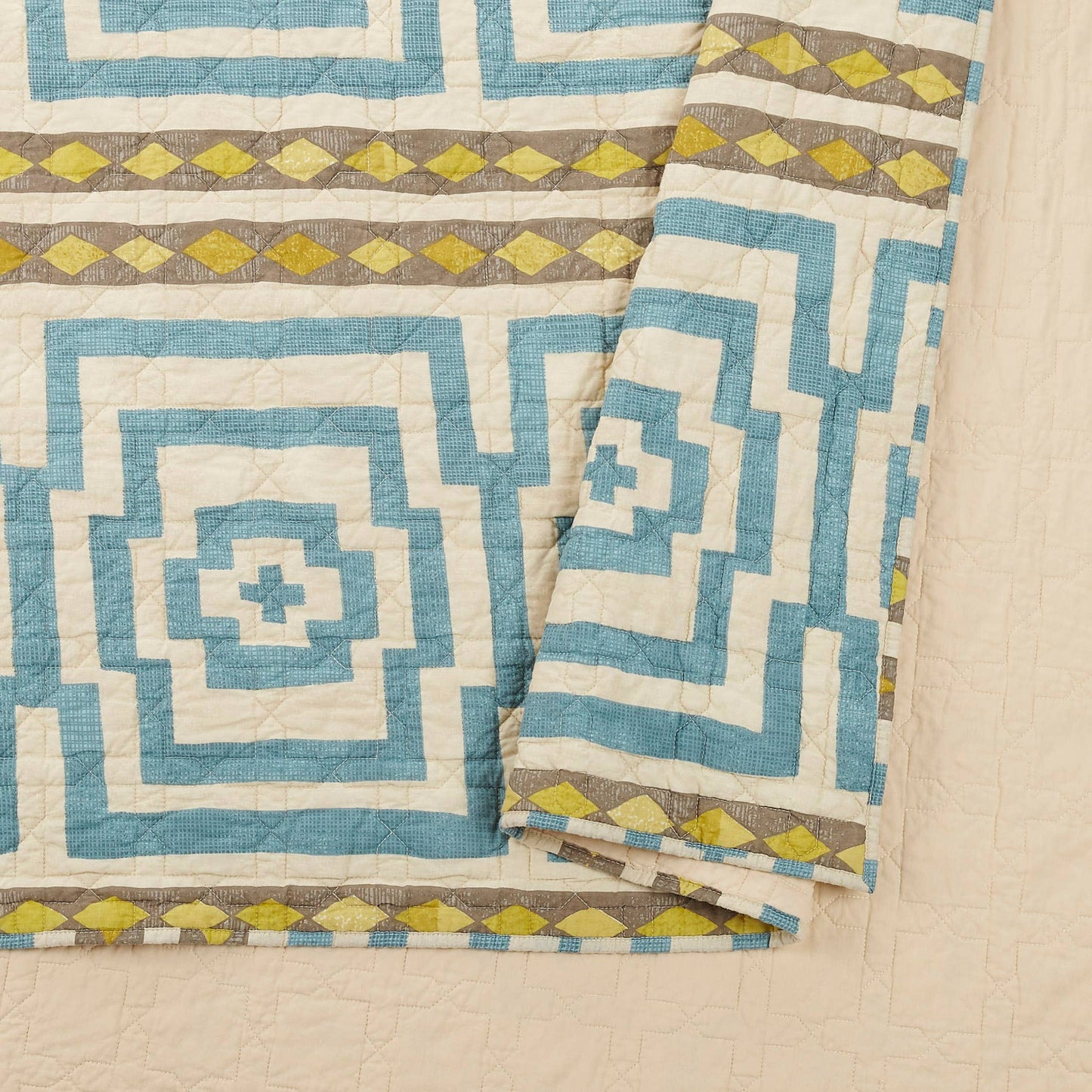 Hypnotic 3-Piece Quilt Set in Blue
