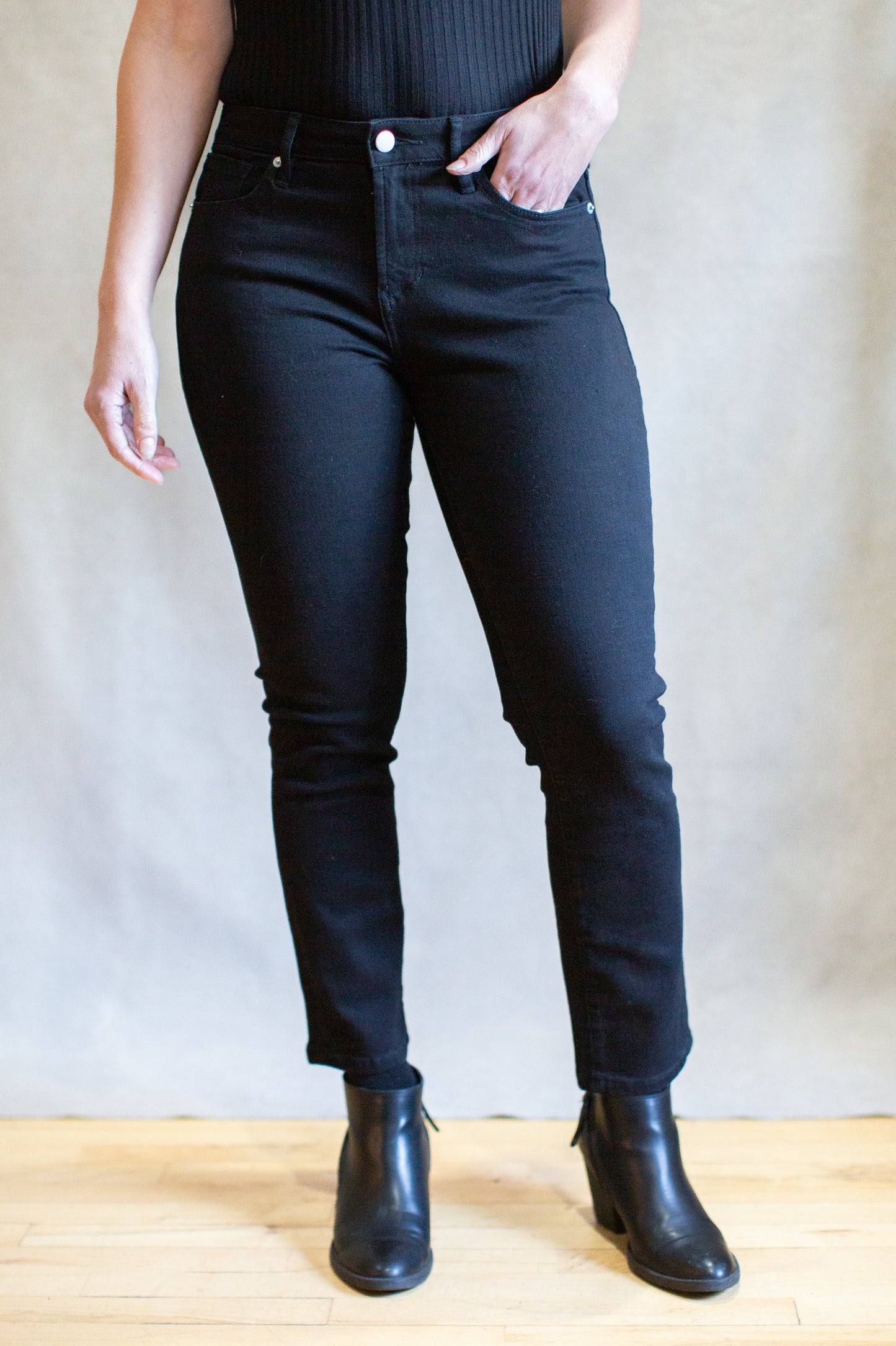 Blaire High Rise Jean in Black