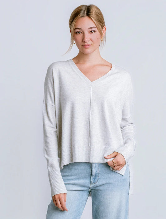 Wagner V-Neck Sweater in Light Smoke | Kerisma
