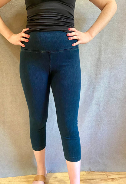 Lysse Denim Capri Legging in Indigo