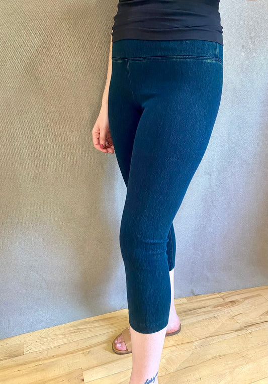 Lysse Denim Capri Legging in Indigo