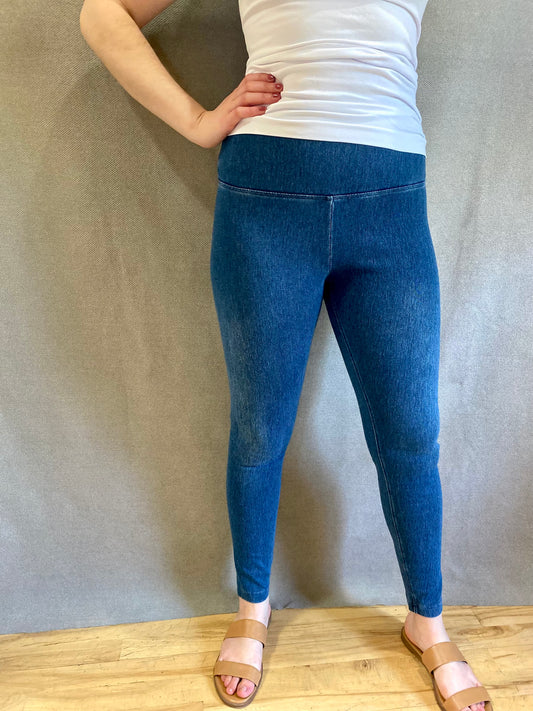 Lysse Denim Legging in Mid Wash