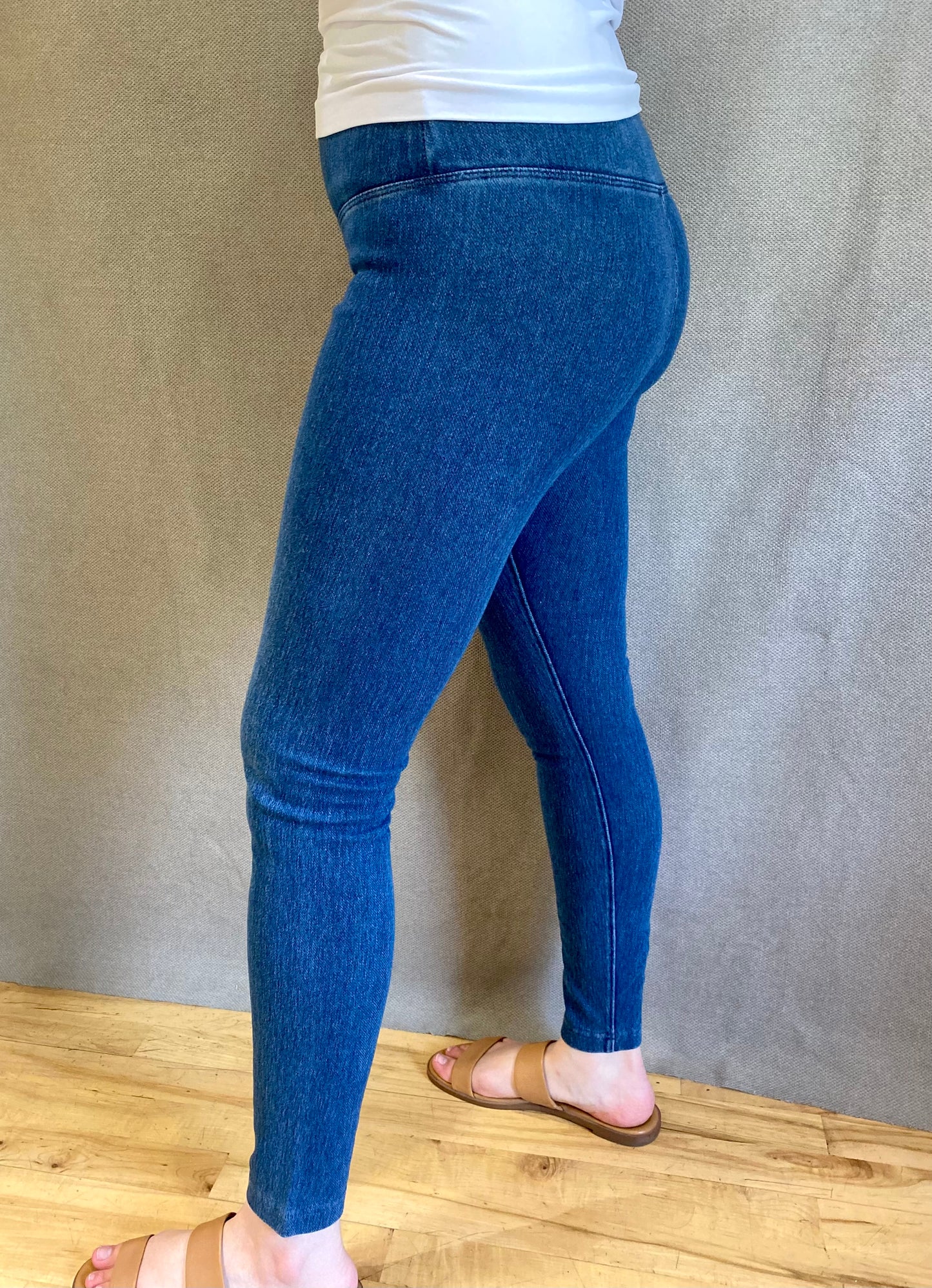 Lysse Denim Legging in Mid Wash