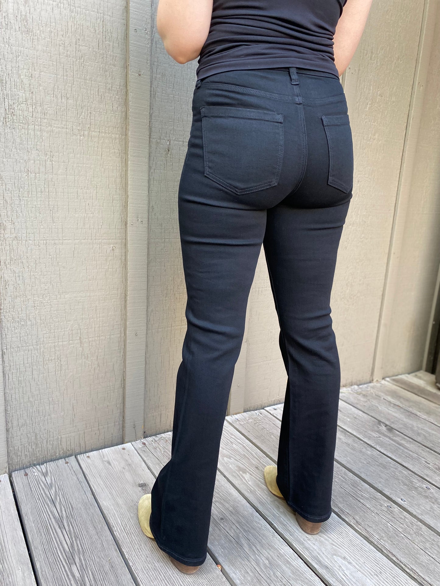 Lucy High Rise Bootcut in Black Rinse