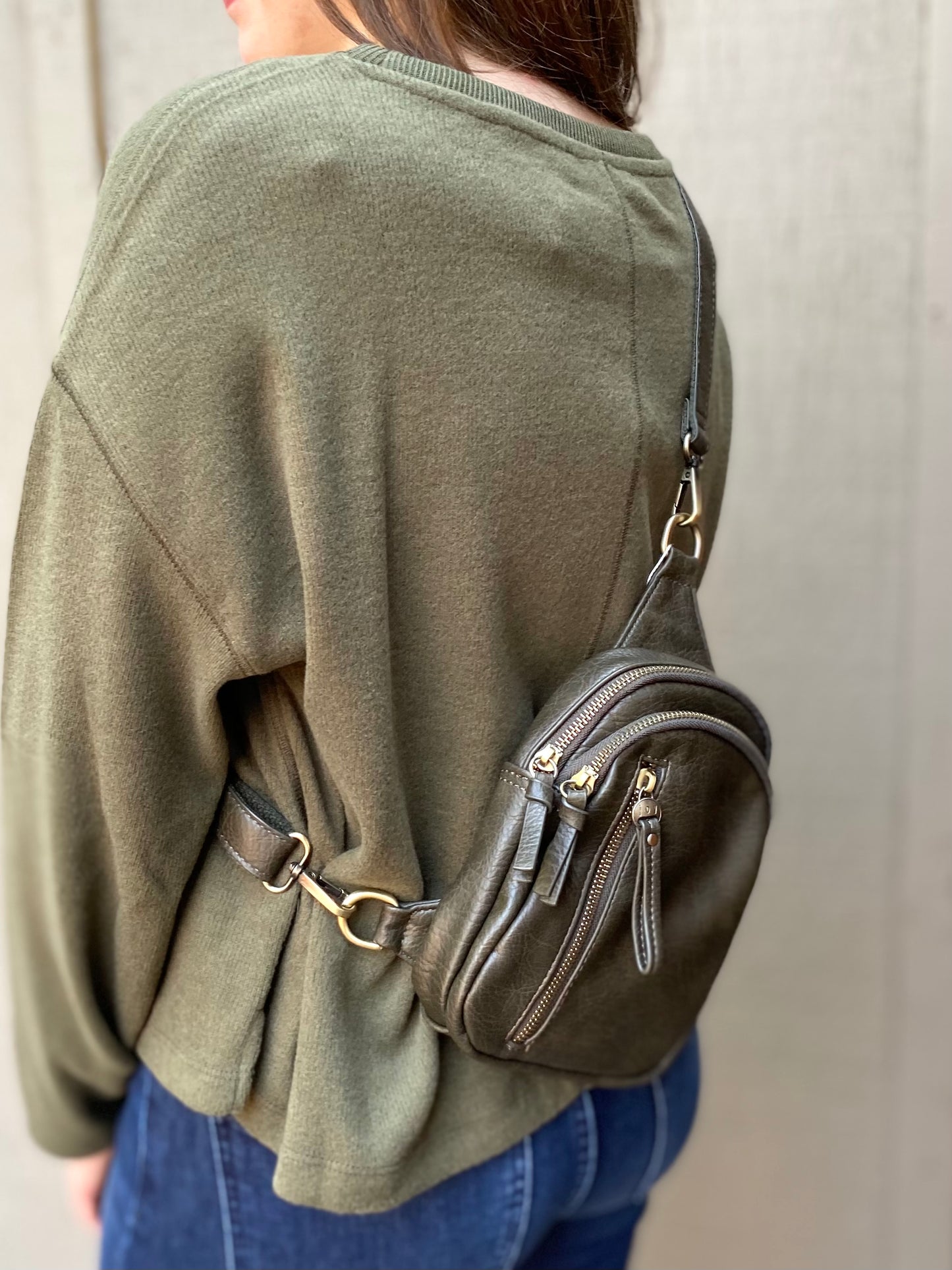 Skyler Sling Bag in Dark Moss