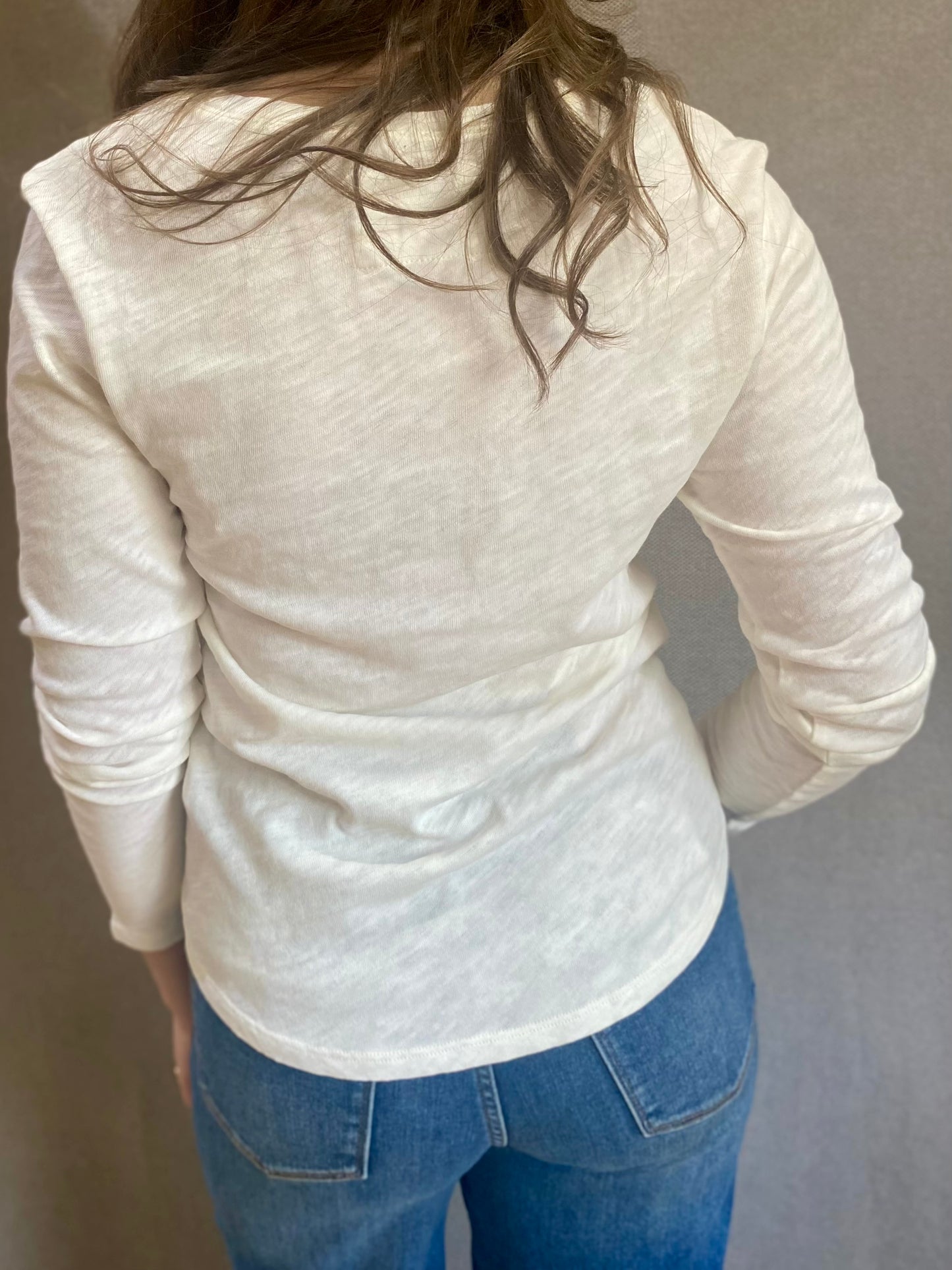 Alina Long Sleeve V-Neck Tee in Antique White