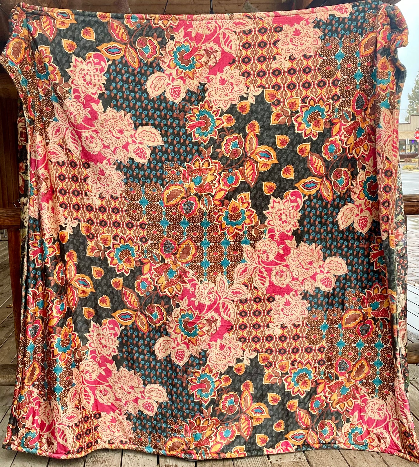 Cozy Blanket in Attar