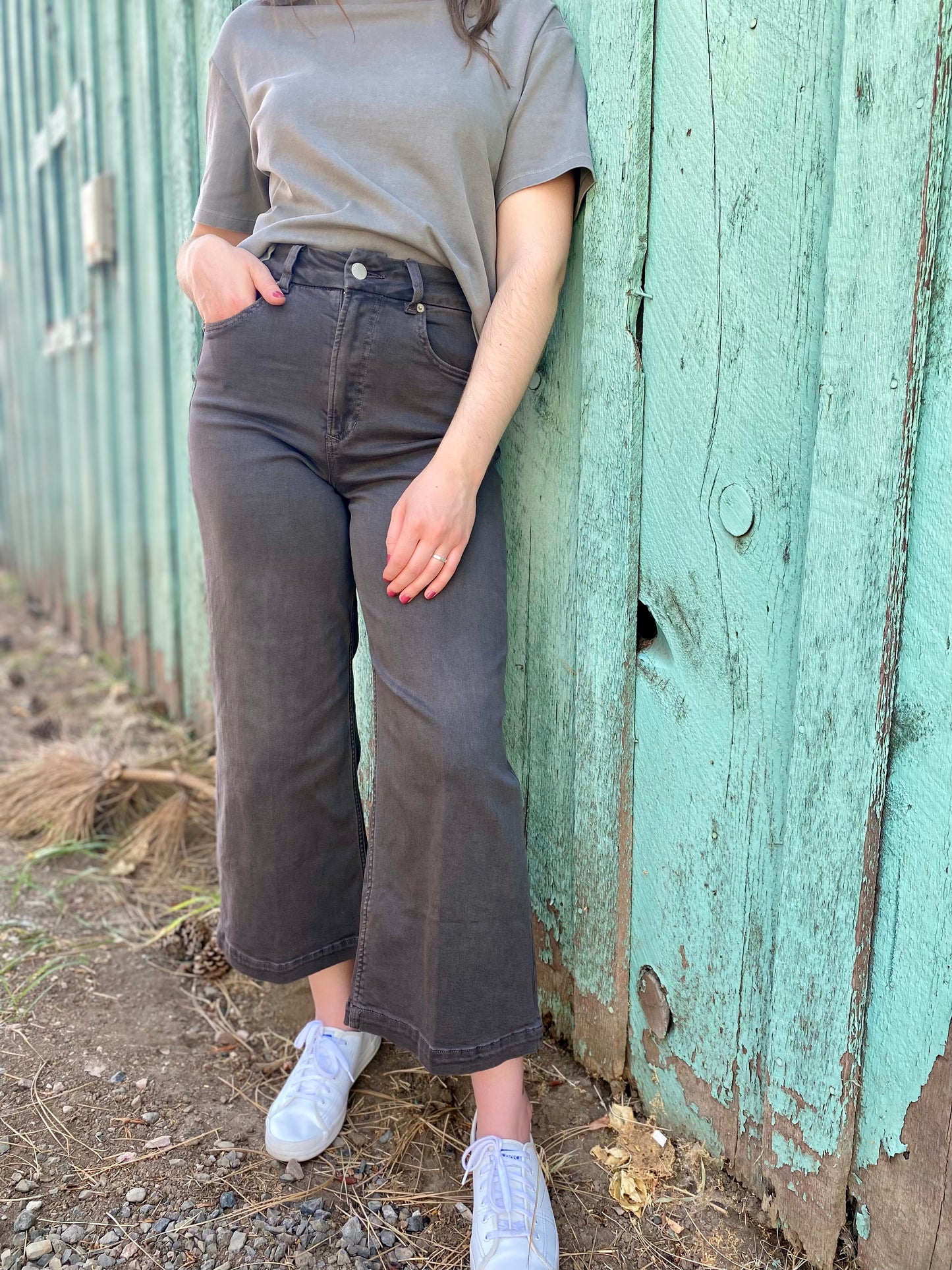 Audrey Super High Wide Leg Crop Jean in Ground Coffee