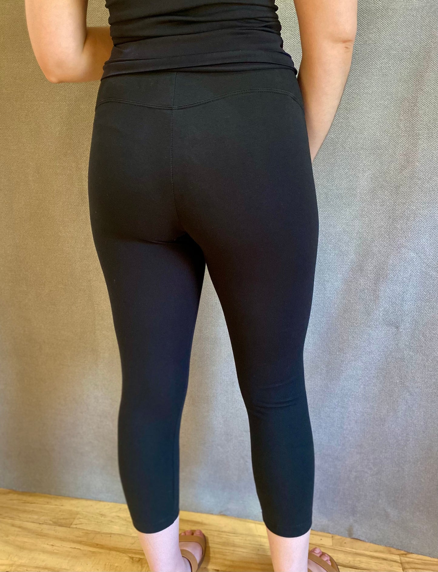 Lysse Cotton Capri Legging in Black