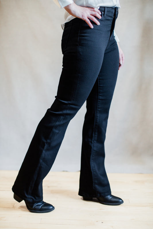 Lucy High Rise Bootcut in Black Rinse