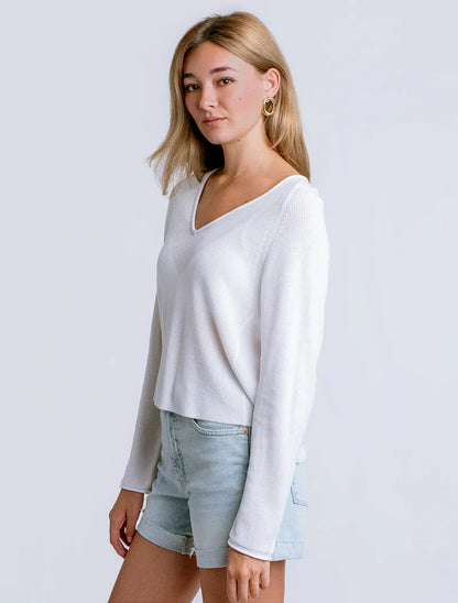 Misu V-Neck Sweater in White | Kerisma